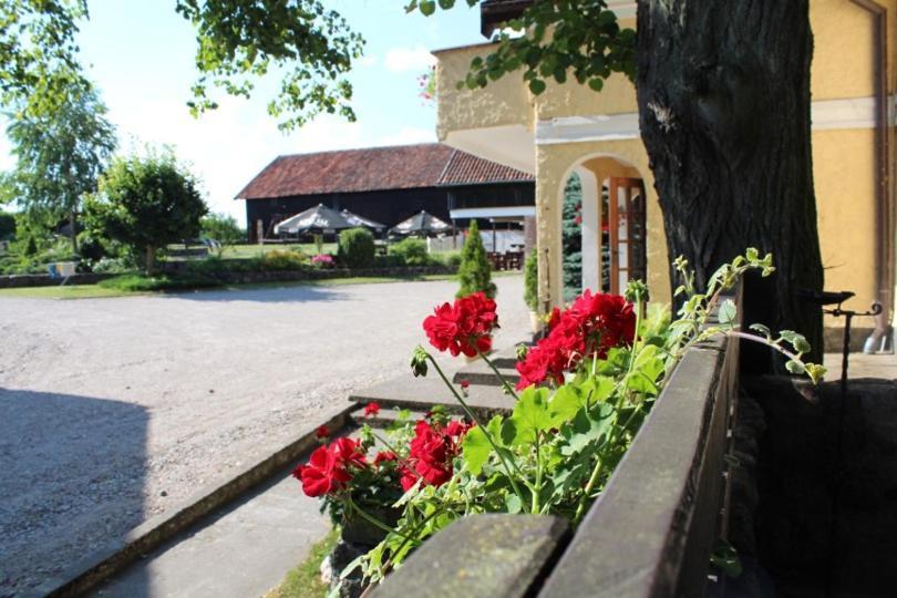 Folwark Tumiany Pokoje & Restauracja Luaran gambar