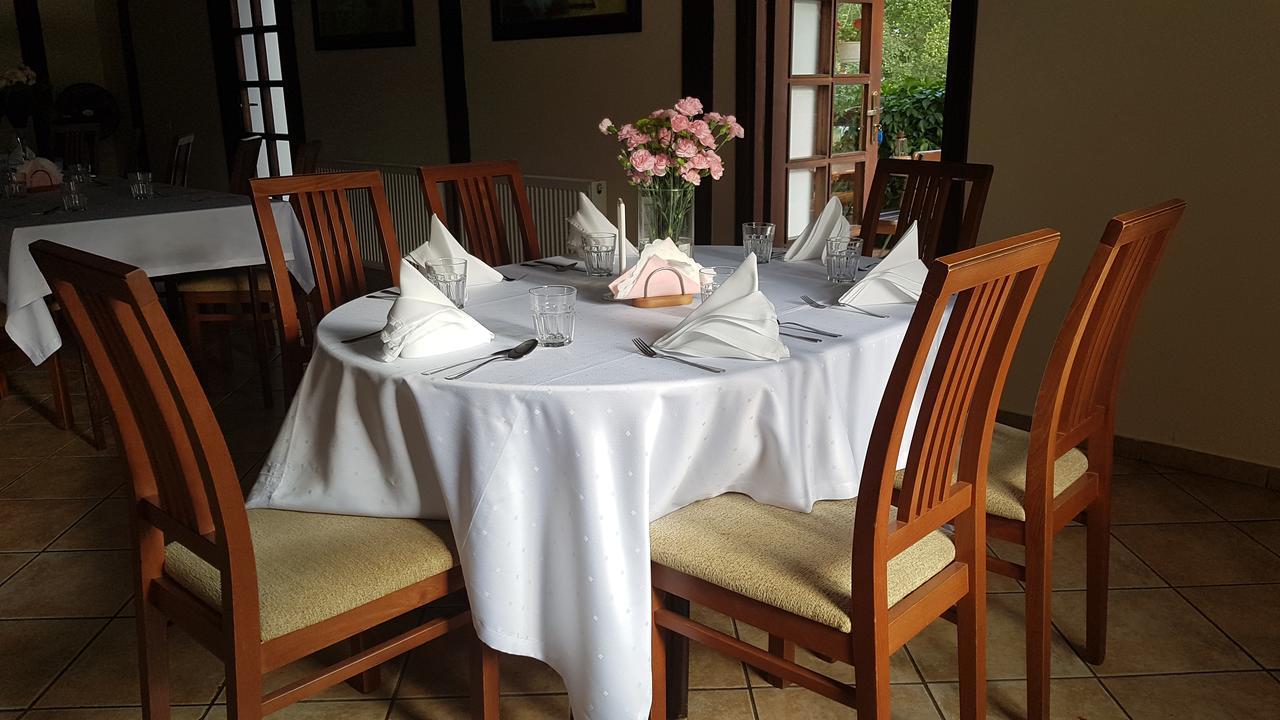 Folwark Tumiany Pokoje & Restauracja Luaran gambar